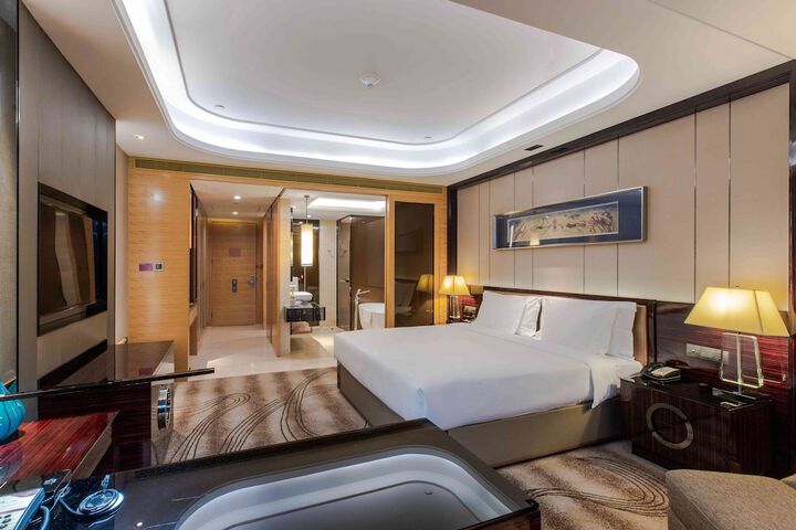 Room 30 of 133