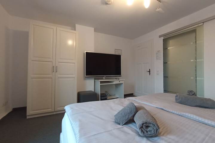 Room 6 of 19