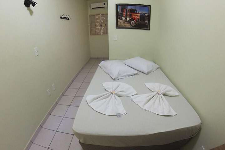 Room 2 of 31