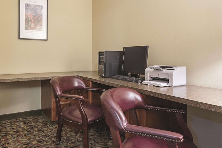 Business Center 54 of 62