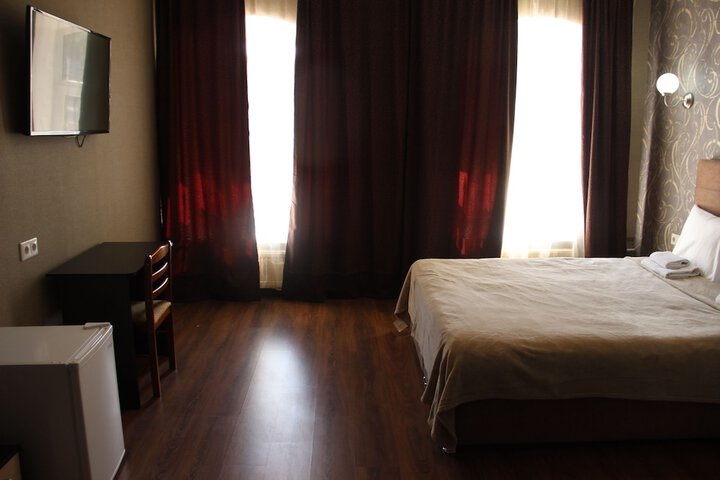 Room 12 of 65