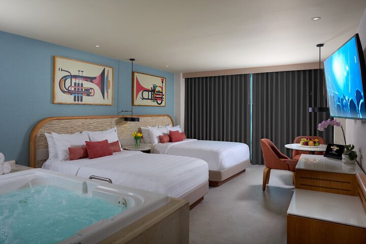 Room 25 of 63