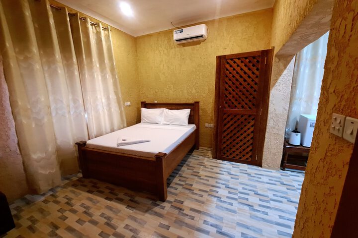 Room 8 of 49