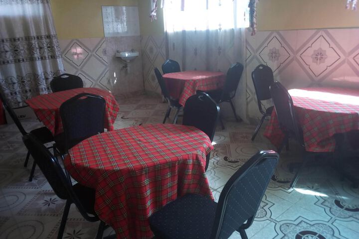 Dining 19 of 27