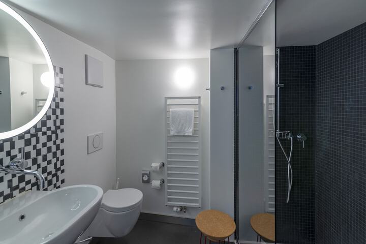 Room 48 of 115