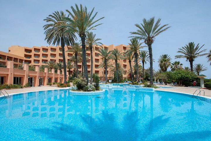 Pools & Facilities