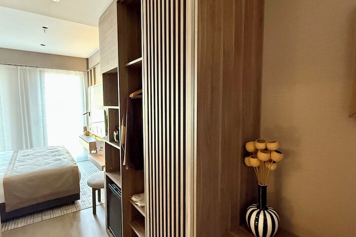 Room 20 of 104