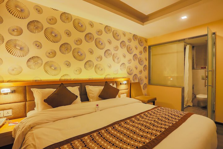 Room 17 of 36