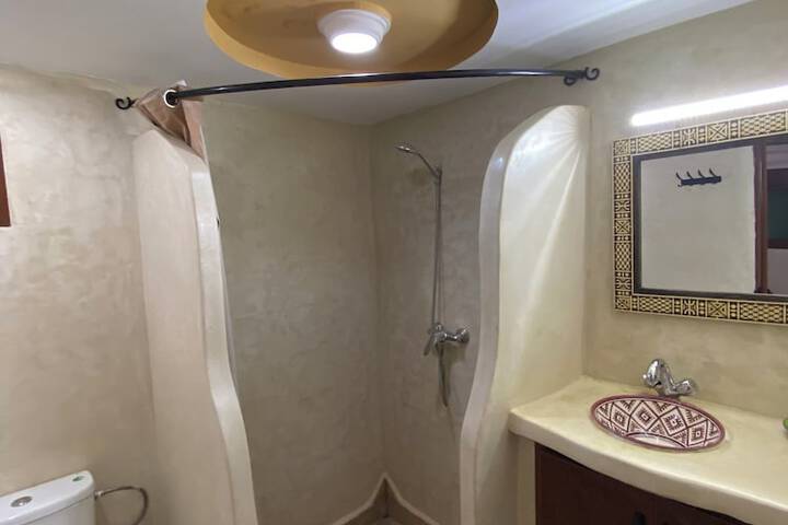 Room 10 of 50