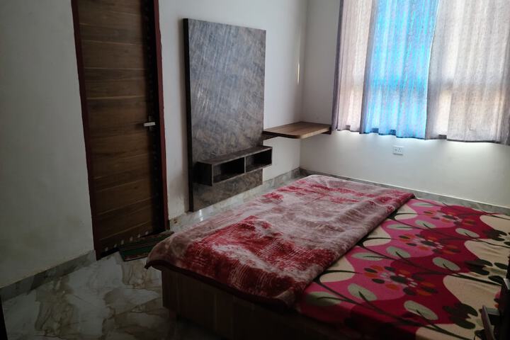 Room 6 of 22