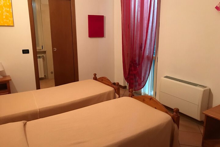 Room 14 of 64