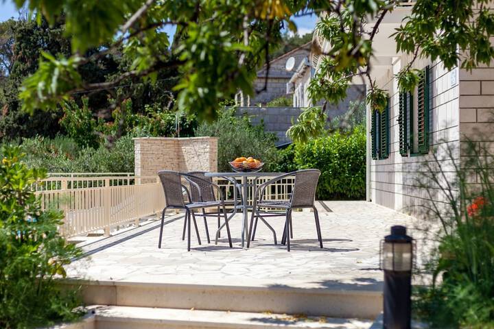 Terrace/Patio 14 of 37