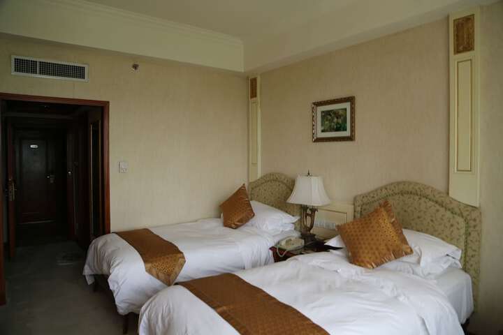 Room 10 of 41