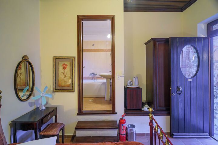 Room 9 of 97
