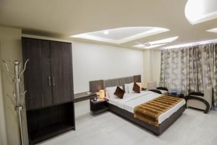 OYO Rooms High Court SG Highway