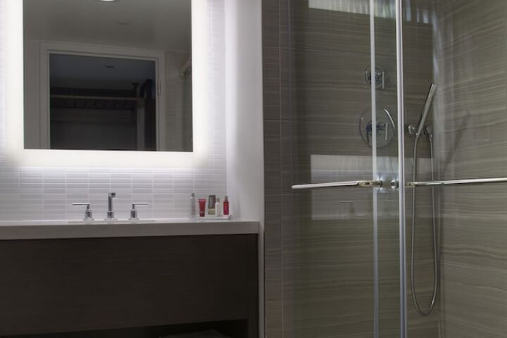 Bathroom shower
