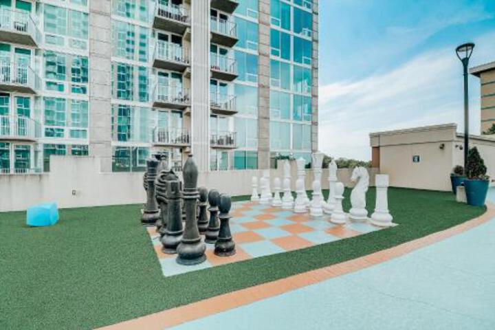 Lavish 2br Apt in Uptown High rise W Balcony in Charlotte, NC