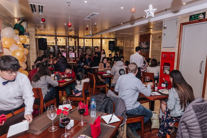 Dining 77 of 91