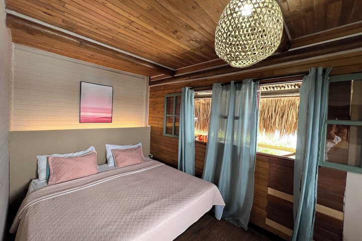 Room 32 of 80