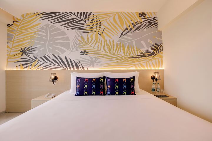 Room 7 of 48