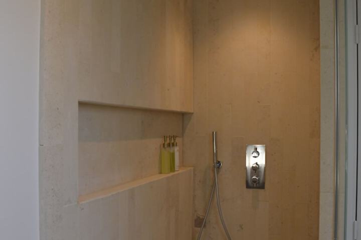 Room 108 of 224