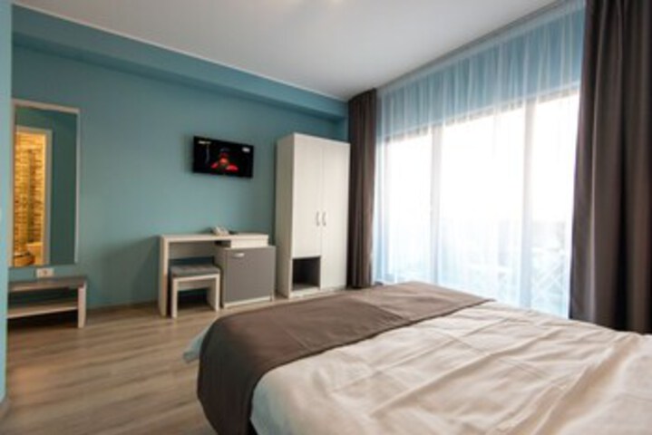 Room 25 of 32