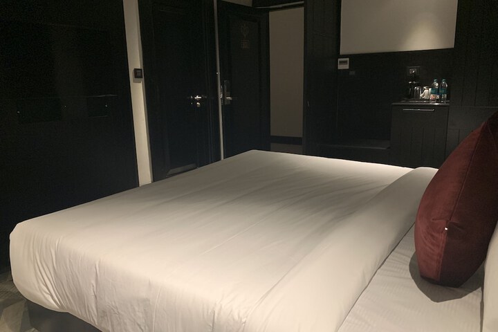 Room 7 of 43