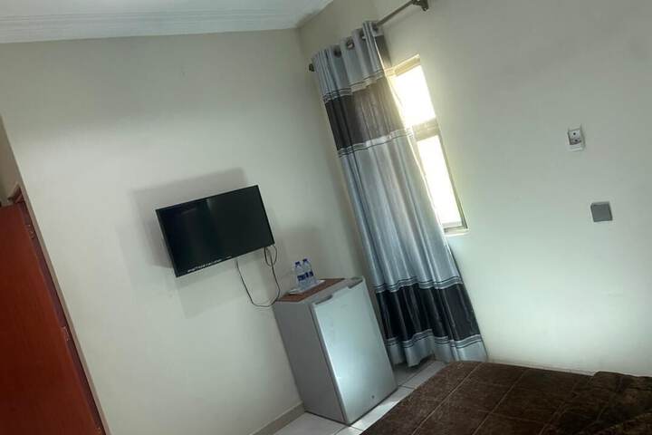 Room 4 of 51