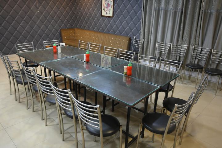 Dining 92 of 106