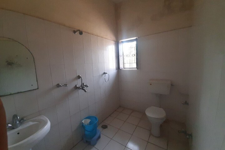 Room 14 of 83