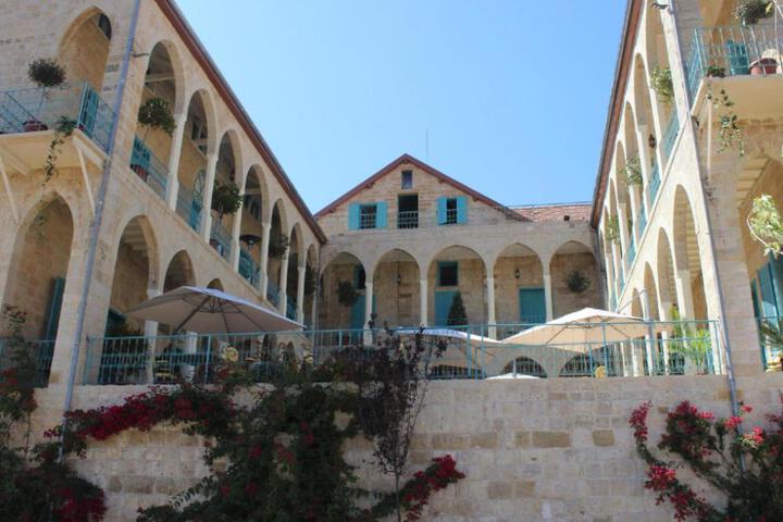 Deir Al Oumara Hotel