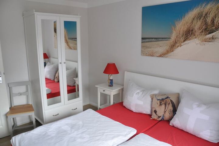 Room 6 of 81