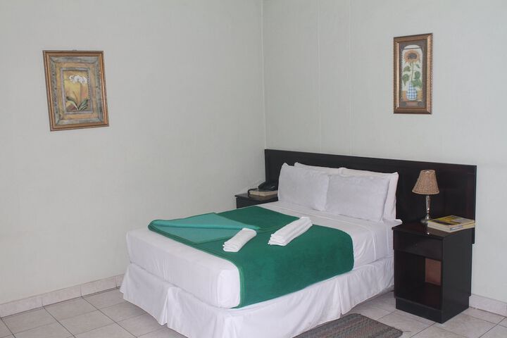 Room 6 of 24
