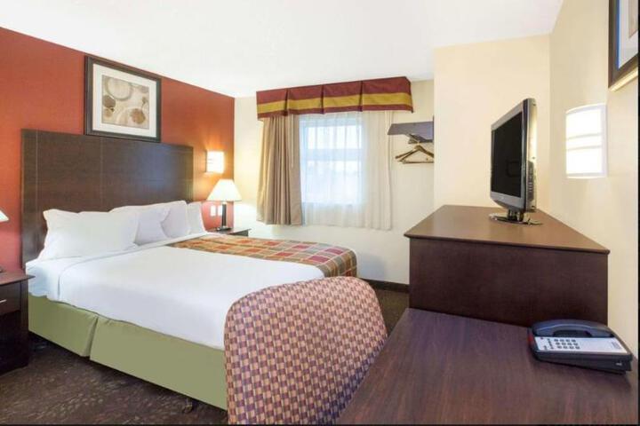 2 Double Beds (7 of 8)