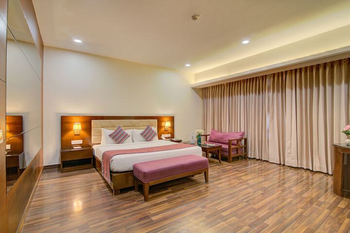 Room 30 of 99