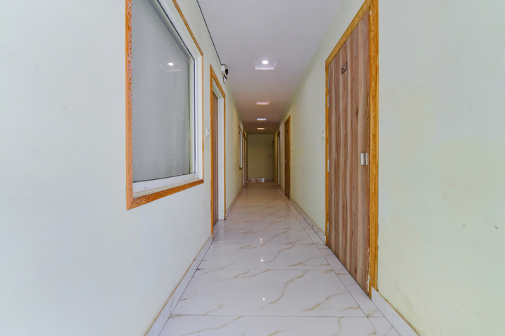 Room 10 of 13