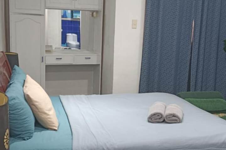 Room 9 of 26