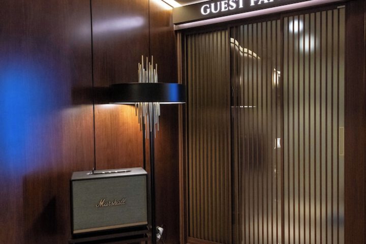 Entrance & Lobby