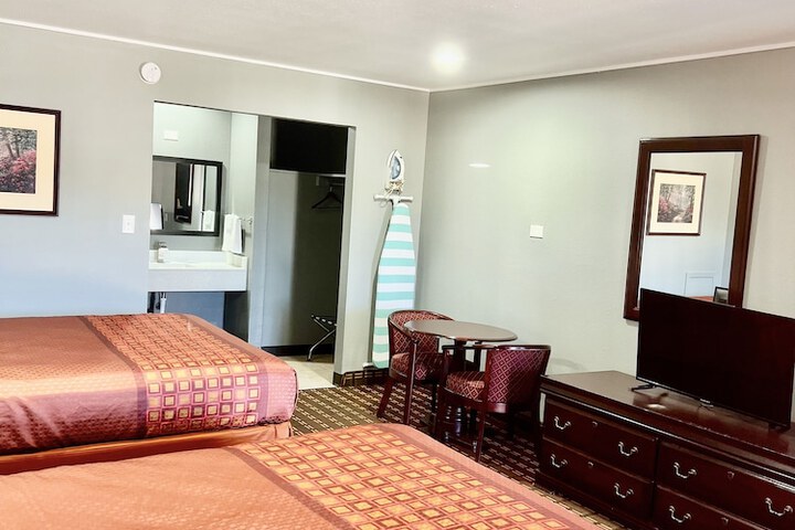 Room 11 of 21