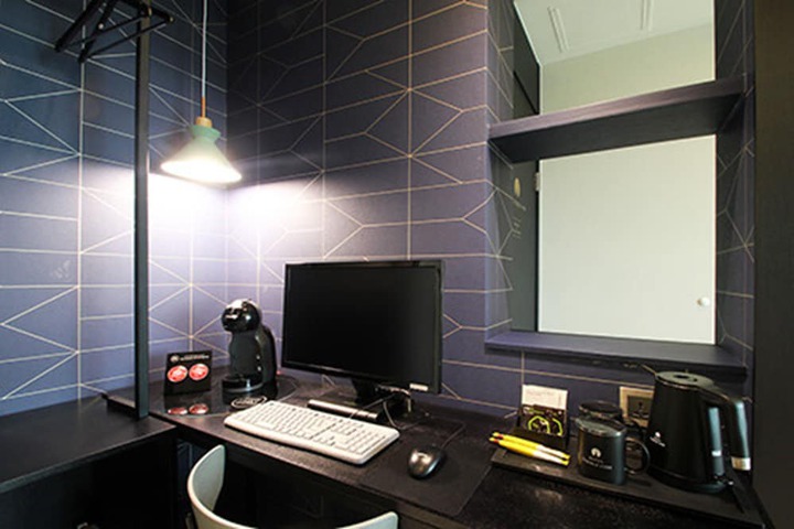 Room 16 of 24