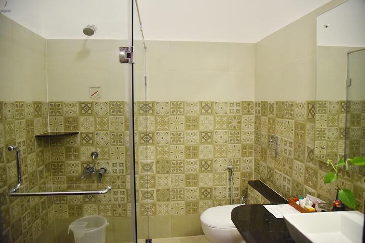 Room 26 of 43
