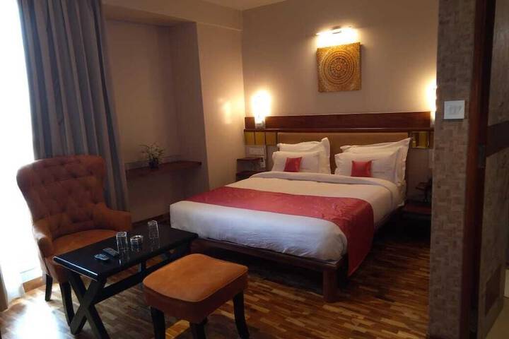 Room 9 of 18