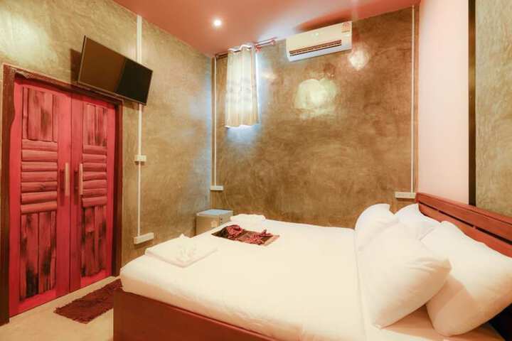 Room 10 of 90