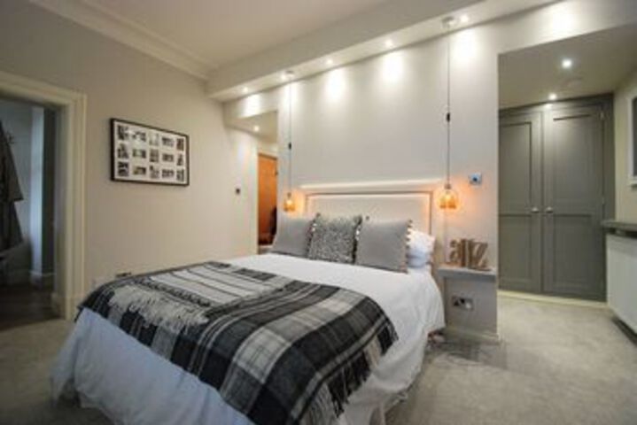 Room 8 of 39