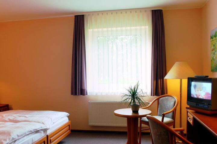 Room 9 of 28