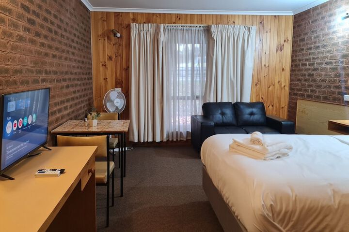 Room 10 of 30