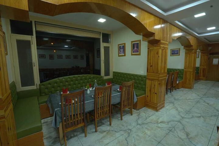 Dining 46 of 56