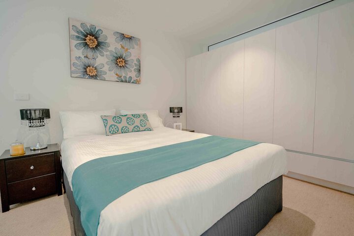 Room 2 of 62