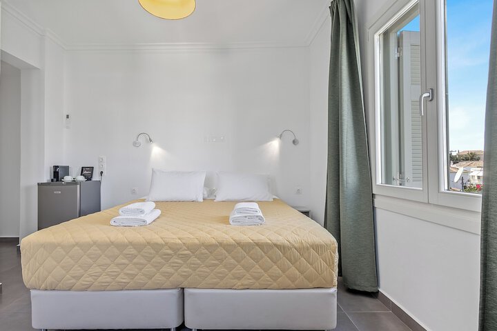 Room 25 of 122