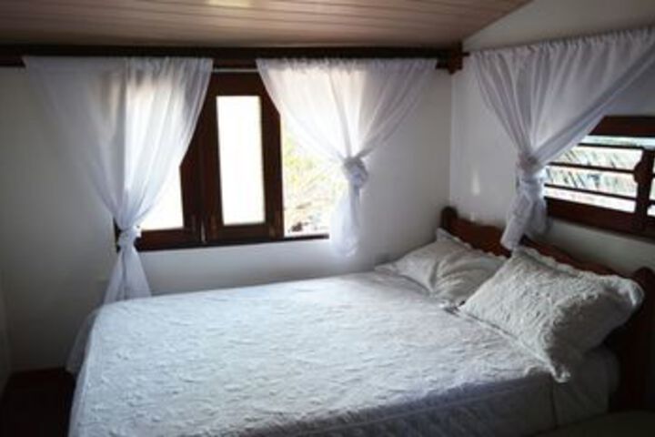 Room 13 of 21